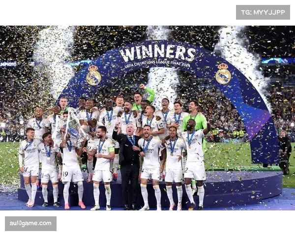 皇马与巴萨欧冠红牌数据相当，西甲反差明显